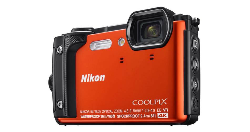 Nikon Coolpix W300 Sida