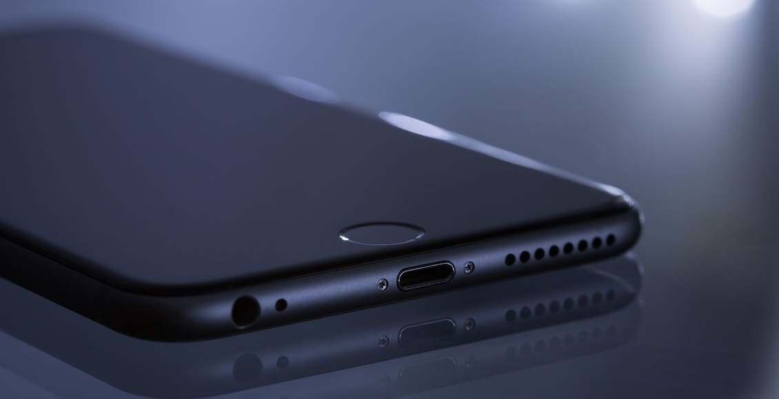 iphone-black-dark-scary