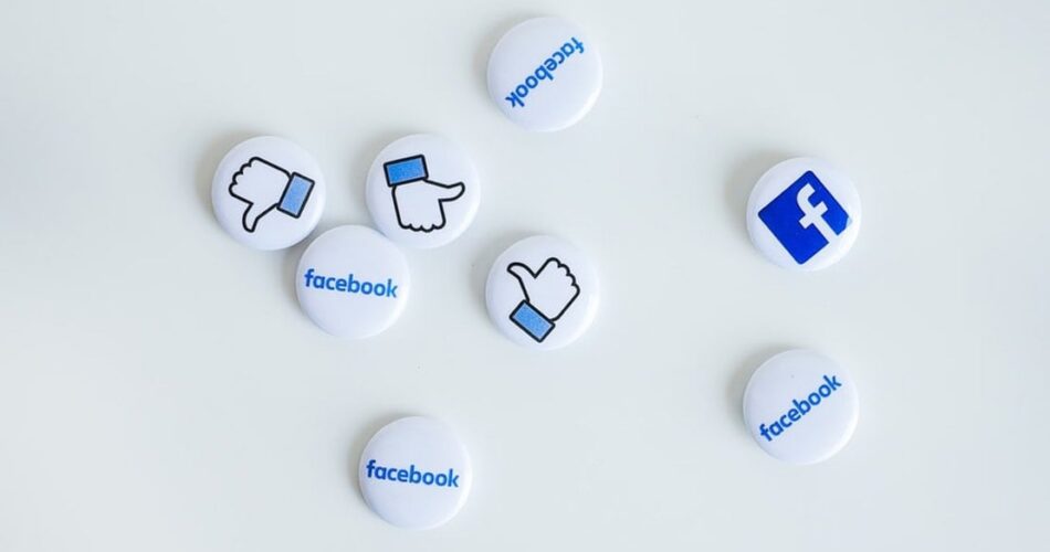 Facebook pins logo