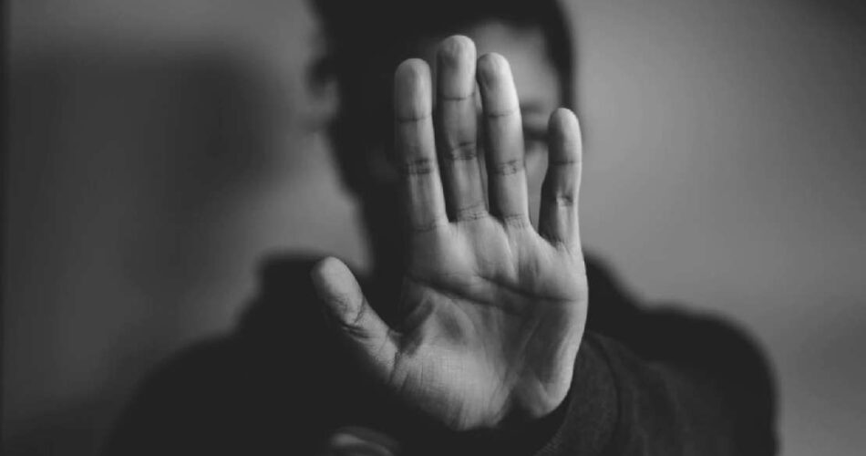 stopp blocked hidden unsplash nadine shaabana