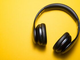 headphones unsplash